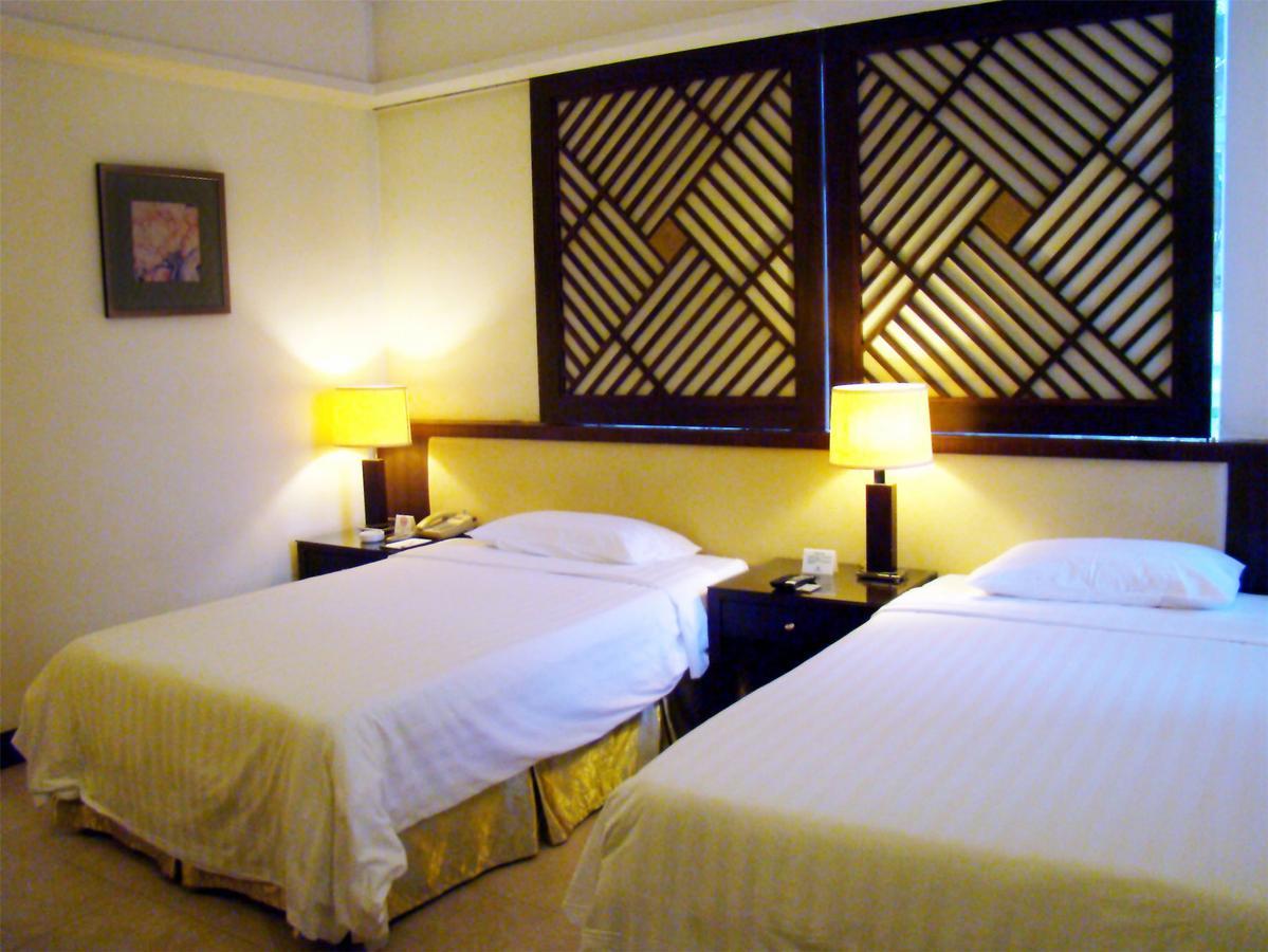 Clifford Golden Lake Hotel Foshan Esterno foto