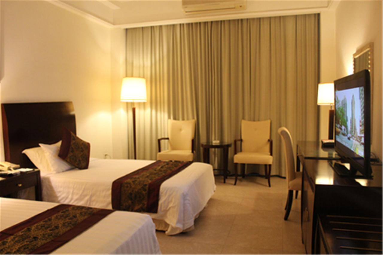 Clifford Golden Lake Hotel Foshan Esterno foto
