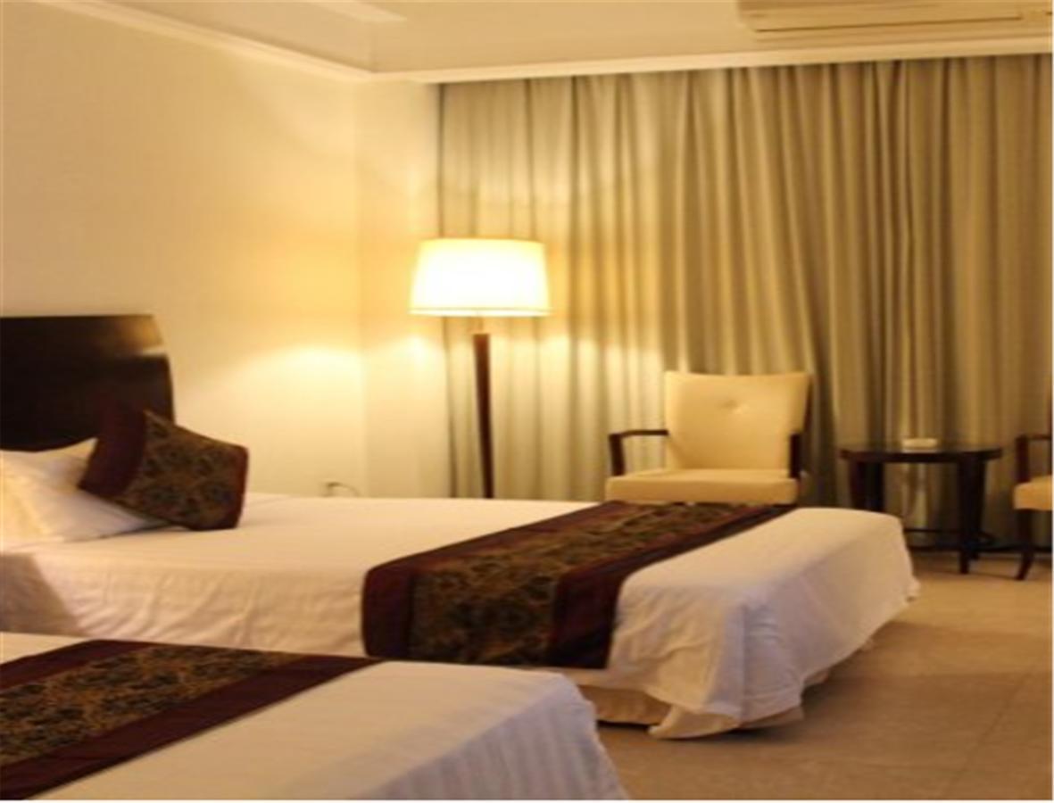 Clifford Golden Lake Hotel Foshan Esterno foto