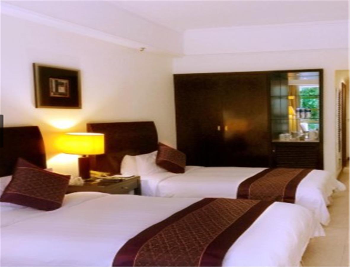 Clifford Golden Lake Hotel Foshan Esterno foto