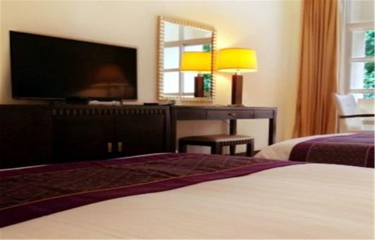 Clifford Golden Lake Hotel Foshan Esterno foto