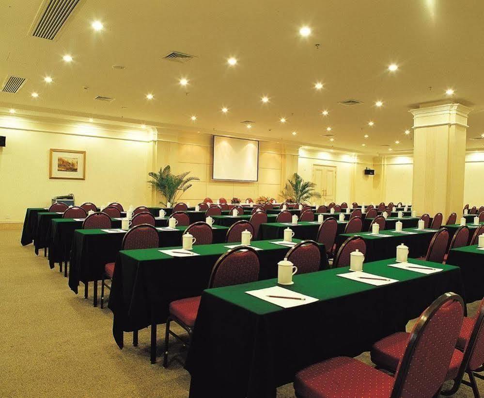 Clifford Golden Lake Hotel Foshan Esterno foto