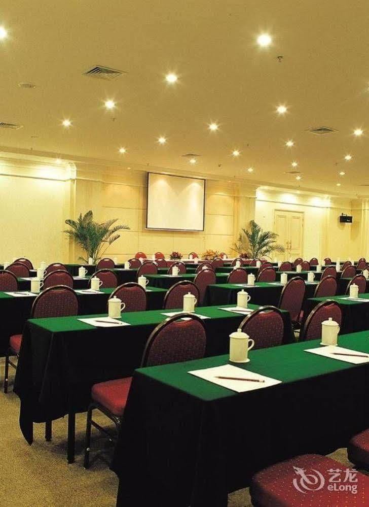 Clifford Golden Lake Hotel Foshan Esterno foto