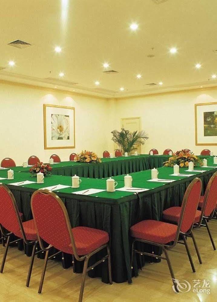 Clifford Golden Lake Hotel Foshan Esterno foto