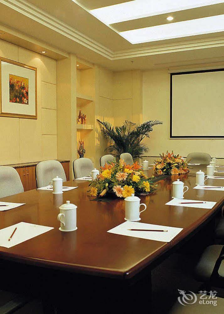 Clifford Golden Lake Hotel Foshan Esterno foto